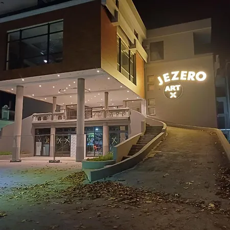 Jezero Apartman *